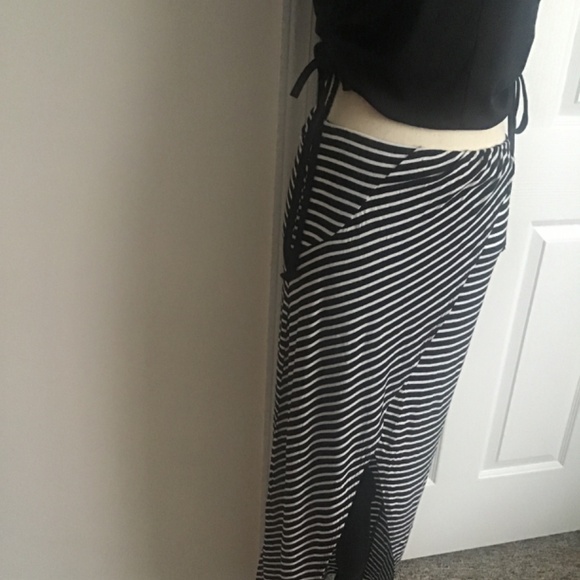 Gorgeous euc black, white Mid stripe slit skirt - Picture 5 of 7